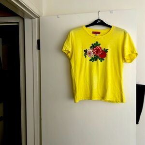 Pretty yellow t shirt by Harari